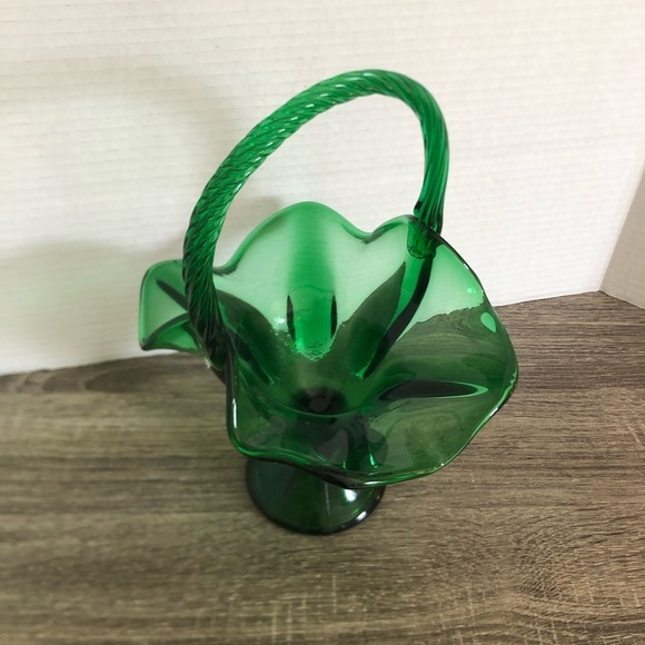 Vtg Emerald Green Glass Basket with Handle - Picture 3 of 14